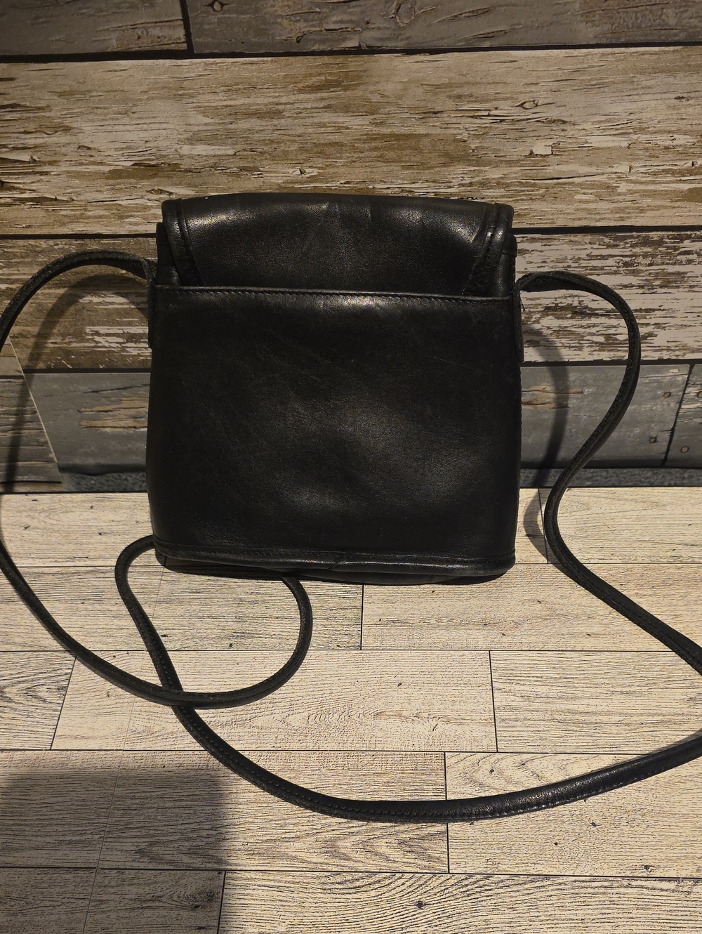 Vintage Coach Black Leather Crossbody Shoulder Bag - Picture 2 of 4